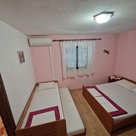 Rooms Anita Sibinj Sibinj Krmpotski Exterior foto