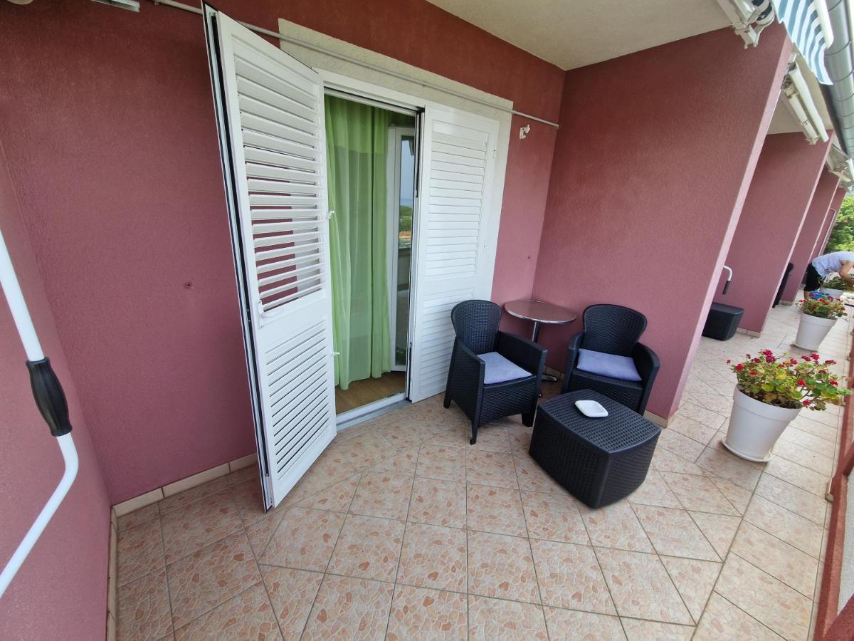 Rooms Anita Sibinj Sibinj Krmpotski Exterior foto